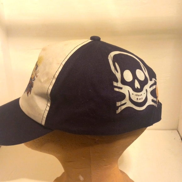 Disney Resort custom original Mickey skulls and cross bones,surf board van - Picture 3 of 6